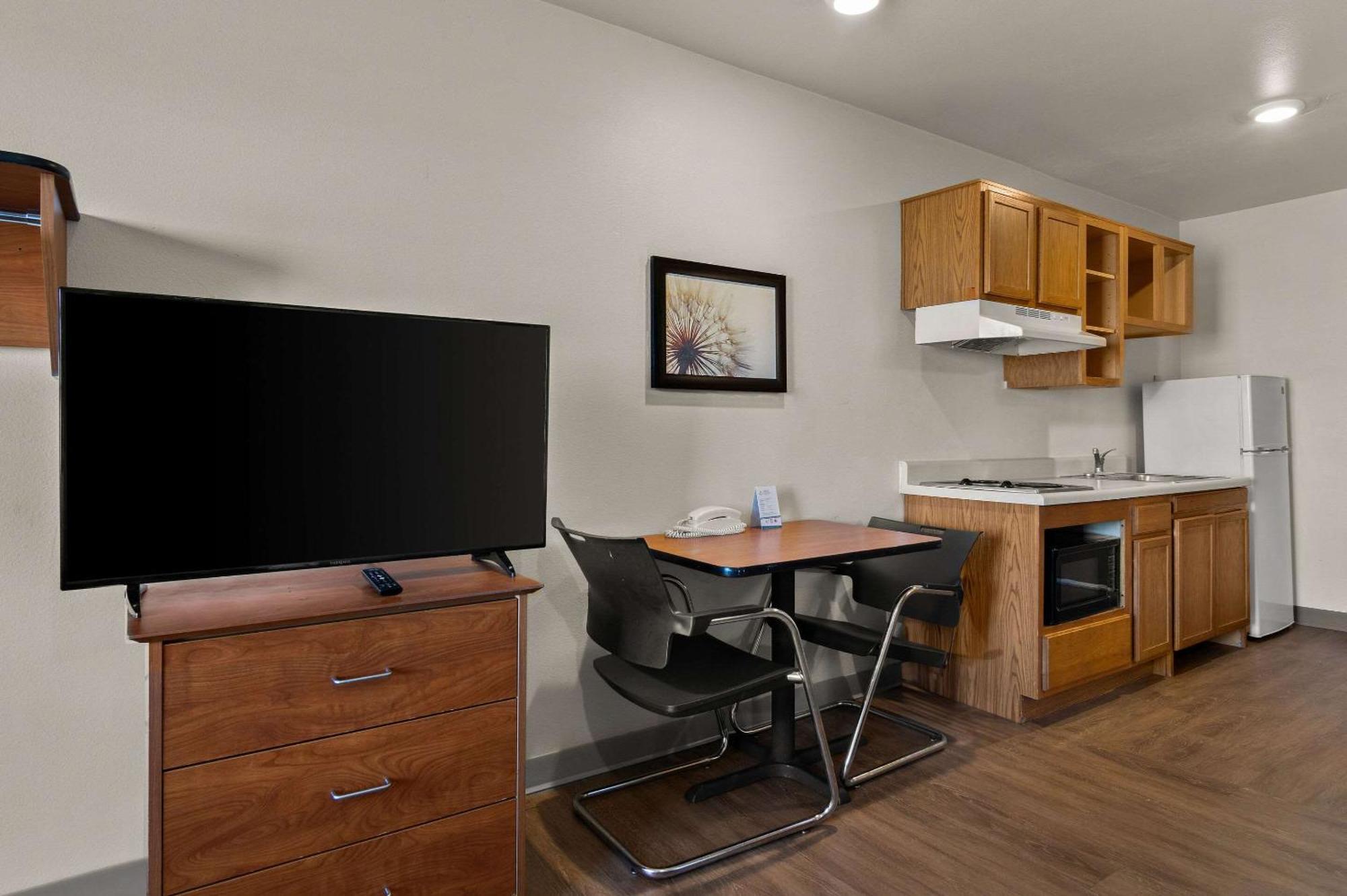 Woodspring Suites Champaign Near University Zewnętrze zdjęcie