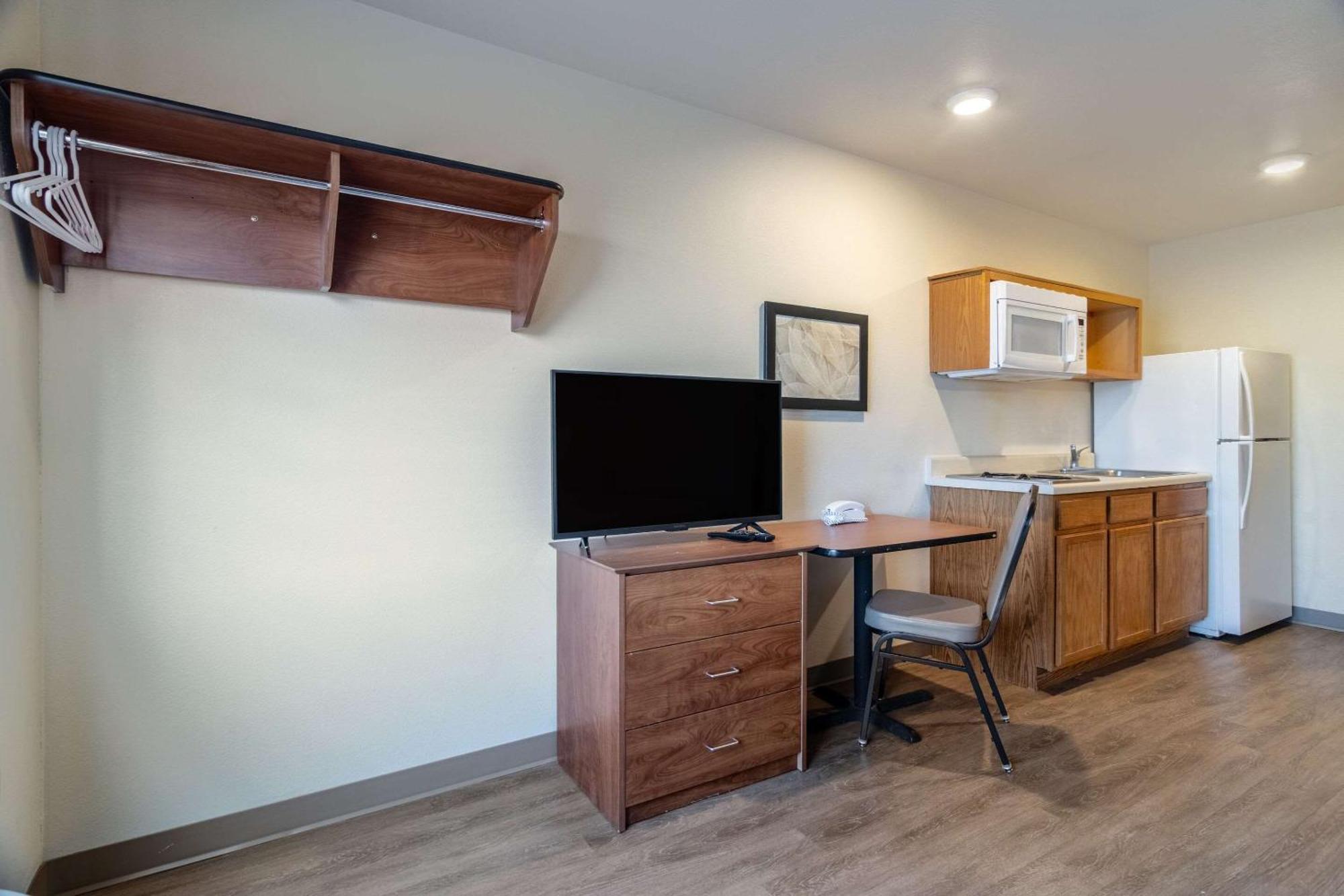 Woodspring Suites Champaign Near University Zewnętrze zdjęcie