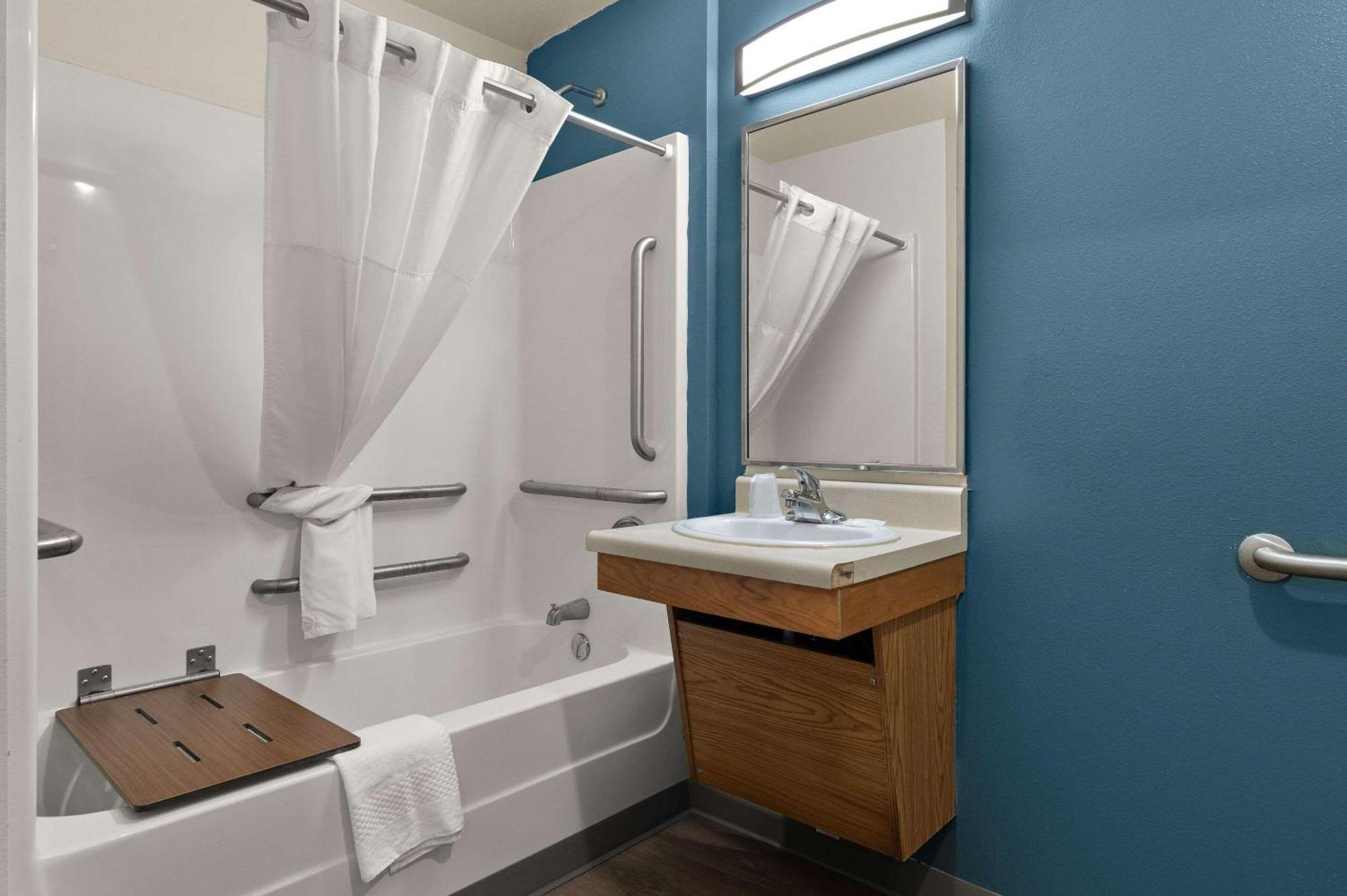 Woodspring Suites Champaign Near University Zewnętrze zdjęcie