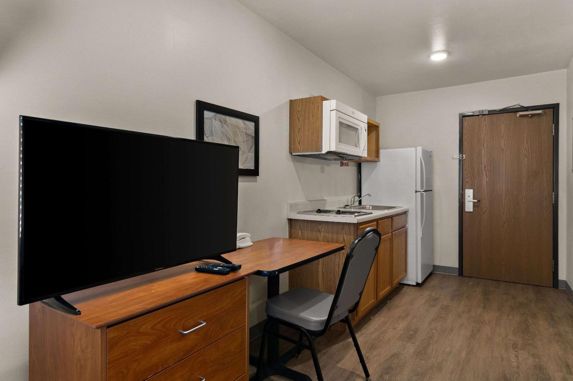Woodspring Suites Champaign Near University Zewnętrze zdjęcie