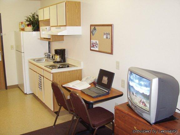 Woodspring Suites Champaign Near University Pokój zdjęcie