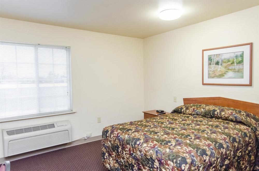 Woodspring Suites Champaign Near University Zewnętrze zdjęcie