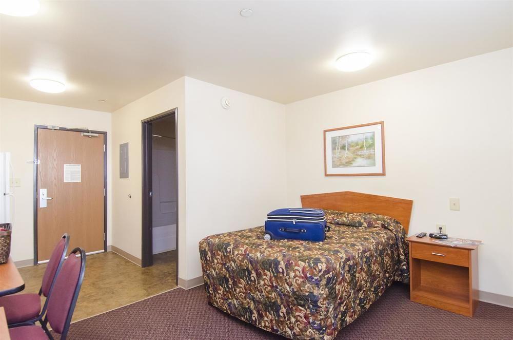 Woodspring Suites Champaign Near University Zewnętrze zdjęcie