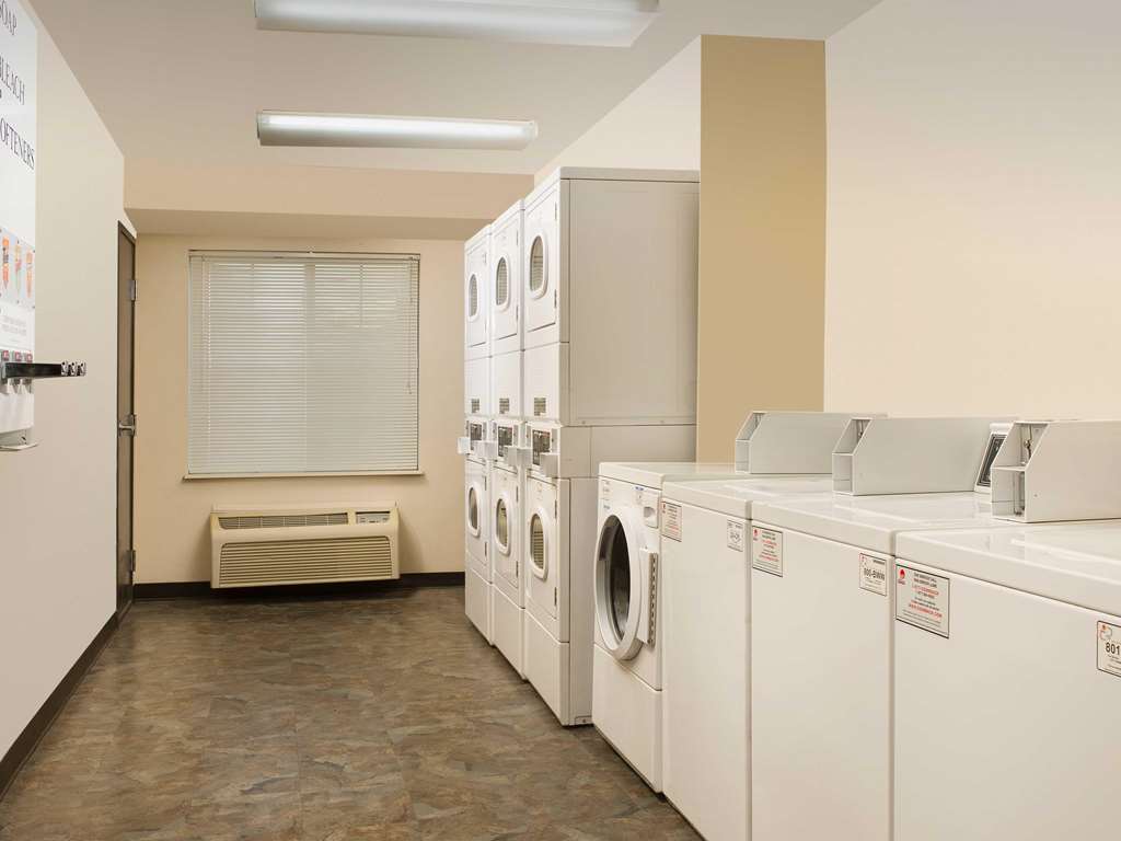 Woodspring Suites Champaign Near University Udogodnienia zdjęcie